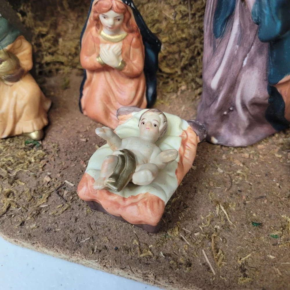 Ceramic Nativity‎ Wooden Moss Manger Religious Scene Handmade Vintage Mixed Race